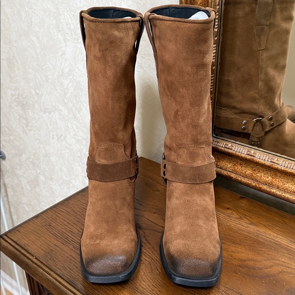 Steve Madden Ruskin Suede Women’s Distressed Boots. Color: Chesnut. Size 7. - Picture 7 of 13